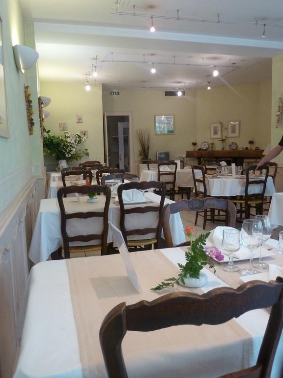 Hotel De France Objat Екстер'єр фото