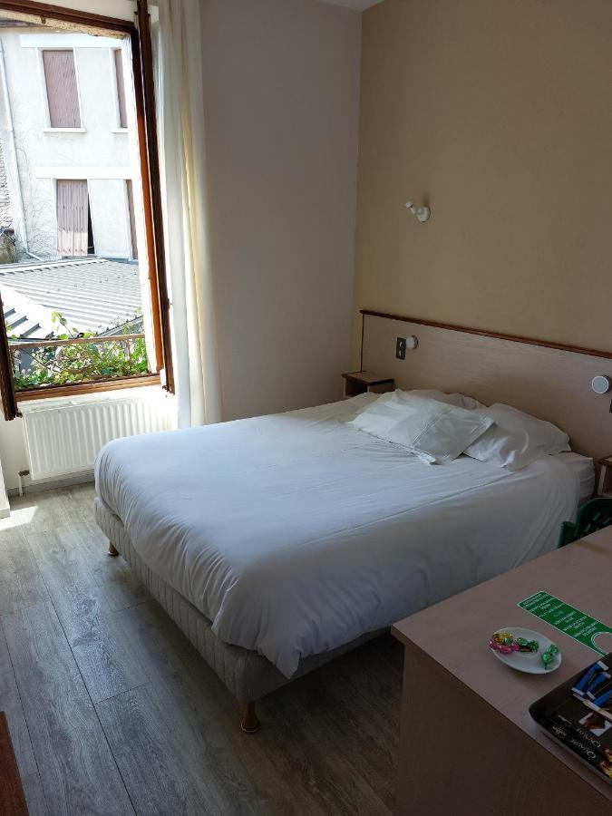 Hotel De France Objat Екстер'єр фото