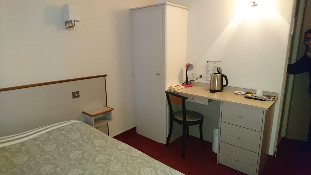 Hotel De France Objat Екстер'єр фото