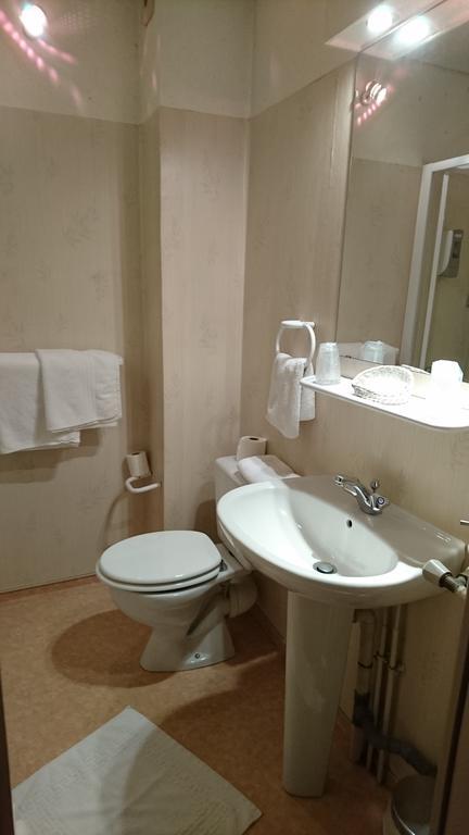 Hotel De France Objat Екстер'єр фото