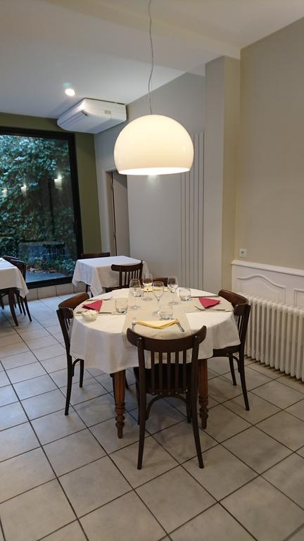Hotel De France Objat Екстер'єр фото